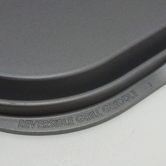 Nordic Ware Reversible Grill/Griddle (USA) - Picture 5 of 6
